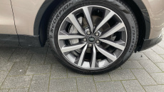 Land Rover Discovery 3.0 D300 Dynamic SE 5dr Auto Diesel Station Wagon